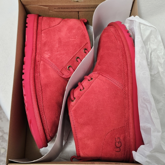 UGG Ribbon Red Neumel Boots – Women’s 9 - Picture 2 of 8